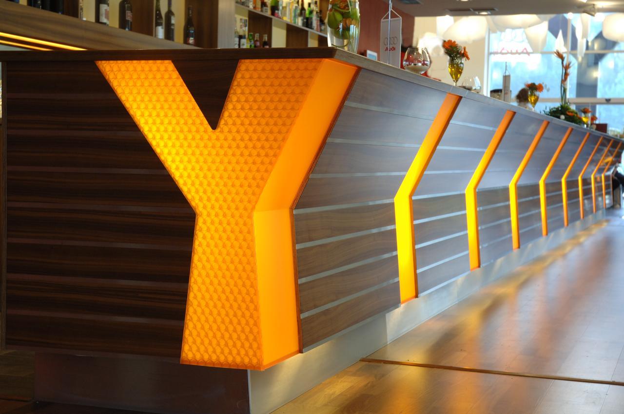 Hausboaty Ypsilon Golf Liberec Hotel Fojtka Bagian luar foto
